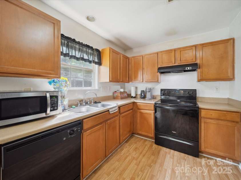 3014 Robin Terry Court, Charlotte, NC 28208.  MLS# CAR4262855, YatesRealty ID 18961. 