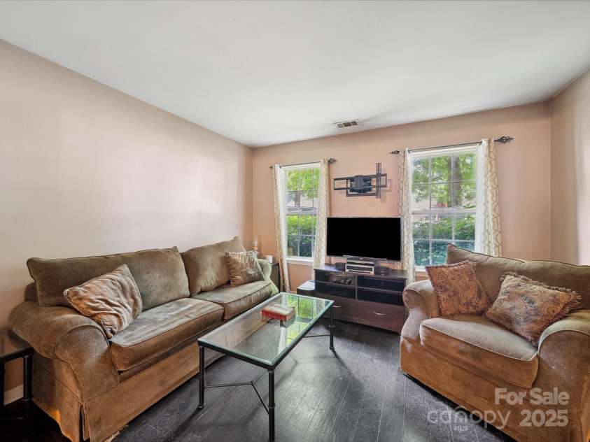 3014 Robin Terry Court, Charlotte, NC 28208.  MLS# CAR4262855, YatesRealty ID 18961. 