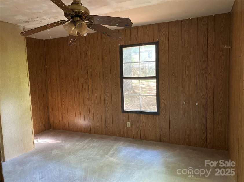 163 Shanna Lane, Statesville, NC 28625.  MLS# CAR4251741, YatesRealty ID 18962. 