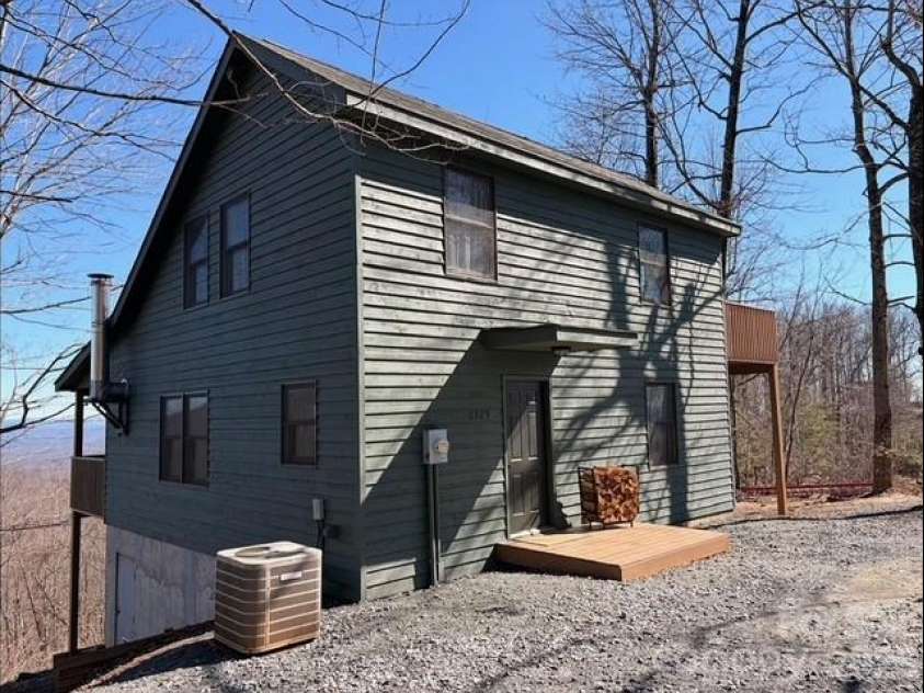 2329 Pinnacle Parkway, Union Mills, NC 28167.  MLS# CAR4250826, YatesRealty ID 18962. Front