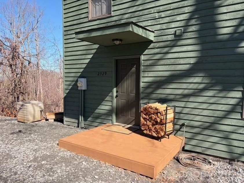 2329 Pinnacle Parkway, Union Mills, NC 28167.  MLS# CAR4250826, YatesRealty ID 18962. Front door