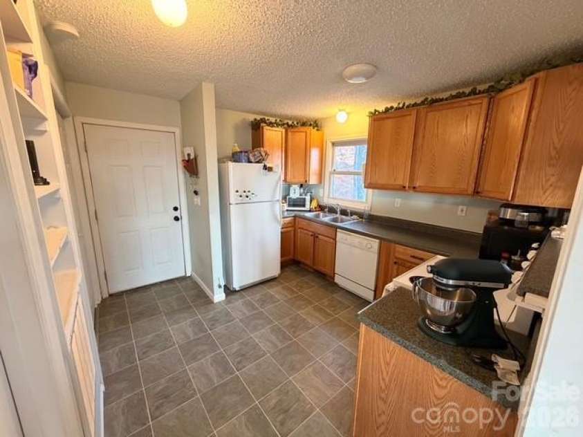 2329 Pinnacle Parkway, Union Mills, NC 28167.  MLS# CAR4250826, YatesRealty ID 18962. Front Door