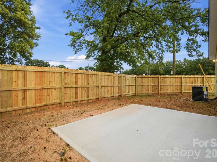 600 Bethpage Road, Kannapolis, NC 28081.  MLS# CAR4356034, YatesRealty ID 18964. Fully fenced private backyard