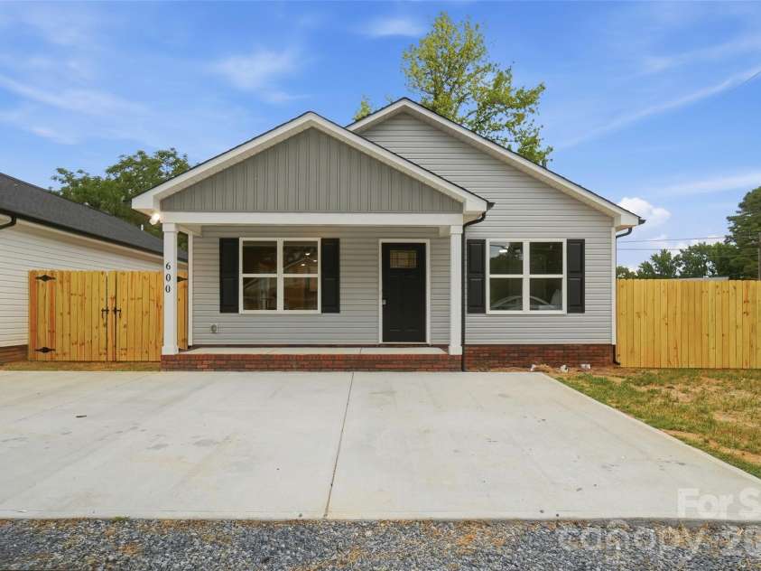600 Bethpage Road, Kannapolis, NC 28081.  MLS# CAR4356034, YatesRealty ID 18964. Home...sweet...home!