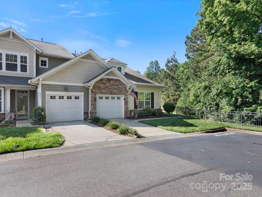 1219 Crown Vista Drive, Fort Mill, SC 29707.  MLS# CAR4254601, YatesRealty ID 18965. 
