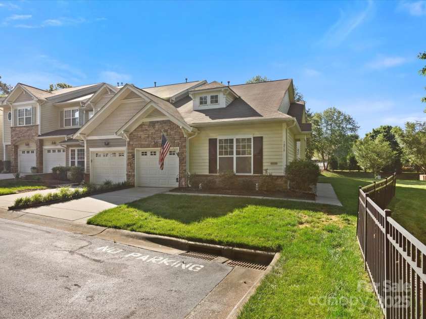 1219 Crown Vista Drive, Fort Mill, SC 29707.  MLS# CAR4254601, YatesRealty ID 18965. 