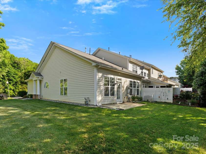 1219 Crown Vista Drive, Fort Mill, SC 29707.  MLS# CAR4254601, YatesRealty ID 18965. 