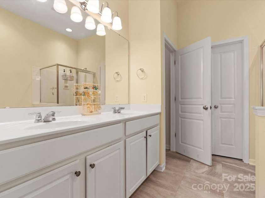 1219 Crown Vista Drive, Fort Mill, SC 29707.  MLS# CAR4254601, YatesRealty ID 18965. 