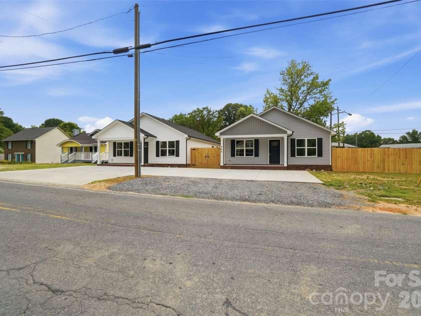602 Bethpage Road, Kannapolis, NC 28081.  MLS# CAR4356035, YatesRealty ID 18965. 