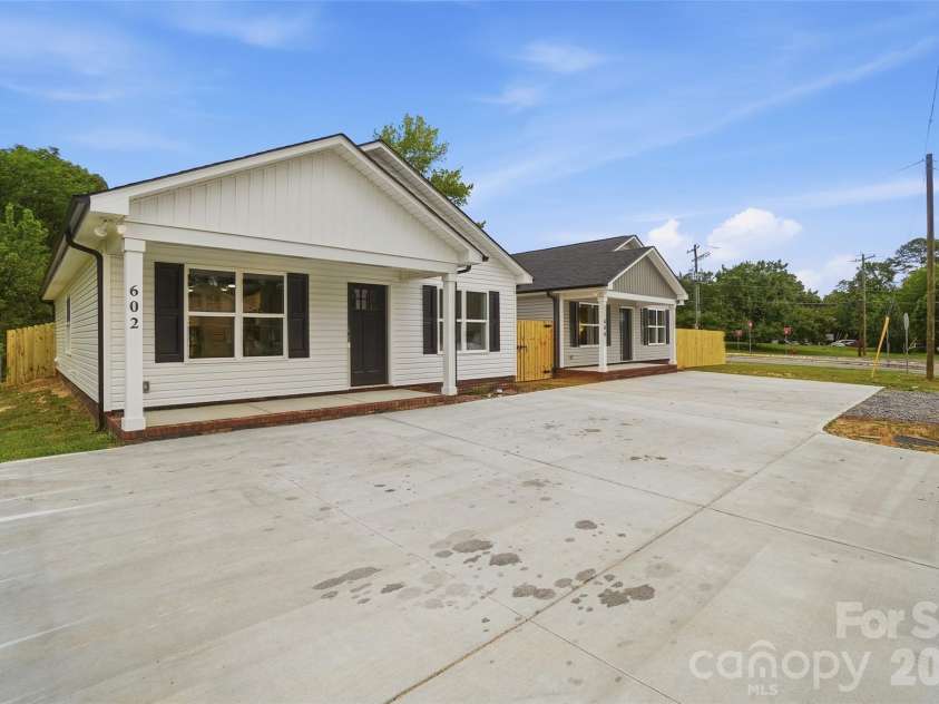 602 Bethpage Road, Kannapolis, NC 28081.  MLS# CAR4356035, YatesRealty ID 18965. 