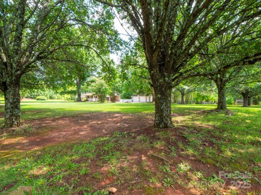 409 Ridge Road, Clover, SC 29710.  MLS# CAR4268763, YatesRealty ID 18967. 