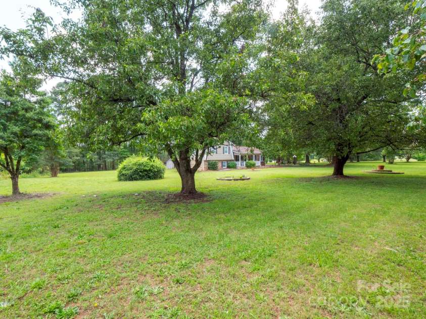 409 Ridge Road, Clover, SC 29710.  MLS# CAR4268763, YatesRealty ID 18967. 