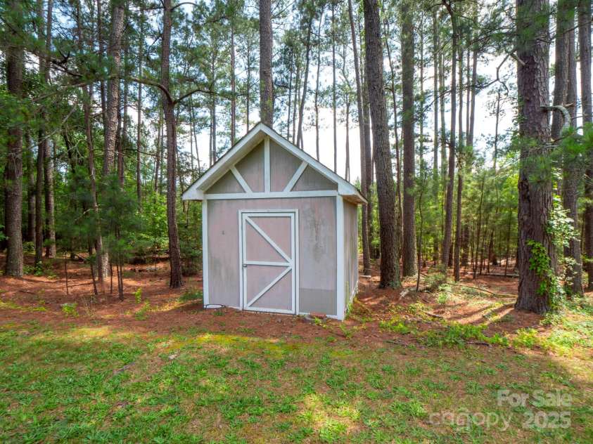 409 Ridge Road, Clover, SC 29710.  MLS# CAR4268763, YatesRealty ID 18967. 