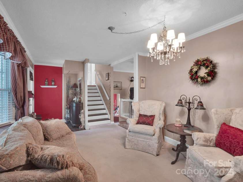 409 Ridge Road, Clover, SC 29710.  MLS# CAR4268763, YatesRealty ID 18967. 