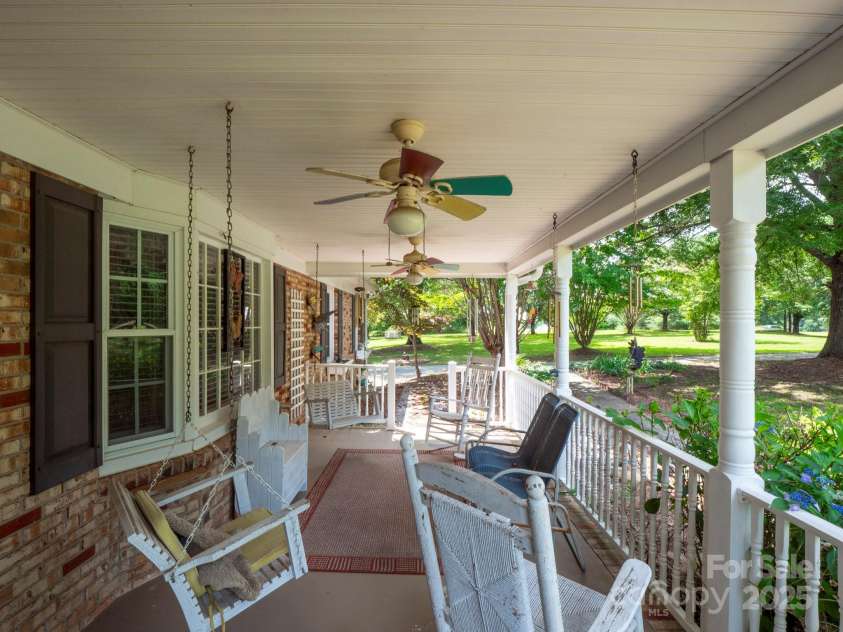 409 Ridge Road, Clover, SC 29710.  MLS# CAR4268763, YatesRealty ID 18967. 