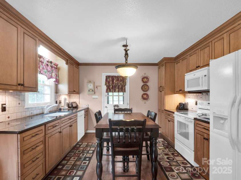 409 Ridge Road, Clover, SC 29710.  MLS# CAR4268763, YatesRealty ID 18967. 