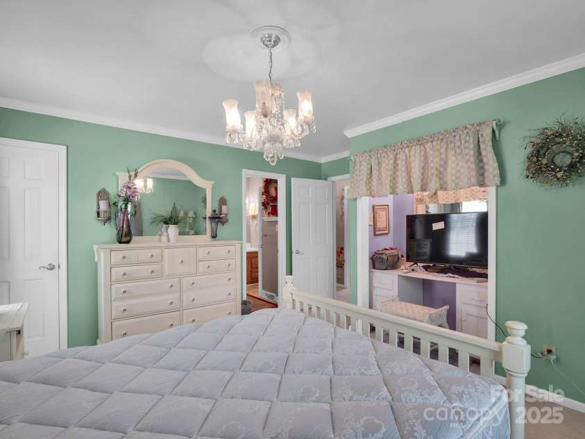 409 Ridge Road, Clover, SC 29710.  MLS# CAR4268763, YatesRealty ID 18967. 