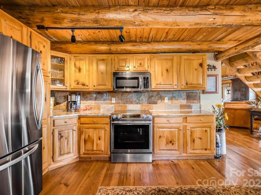 1873 El Miner Drive, Mars Hill, NC 28754.  MLS# CAR4251869, YatesRealty ID 18968. Stainless appliances.