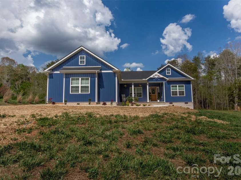 1686 Friendship Road, Statesville, NC 28625.  MLS# CAR4366086, YatesRealty ID 18969. 
