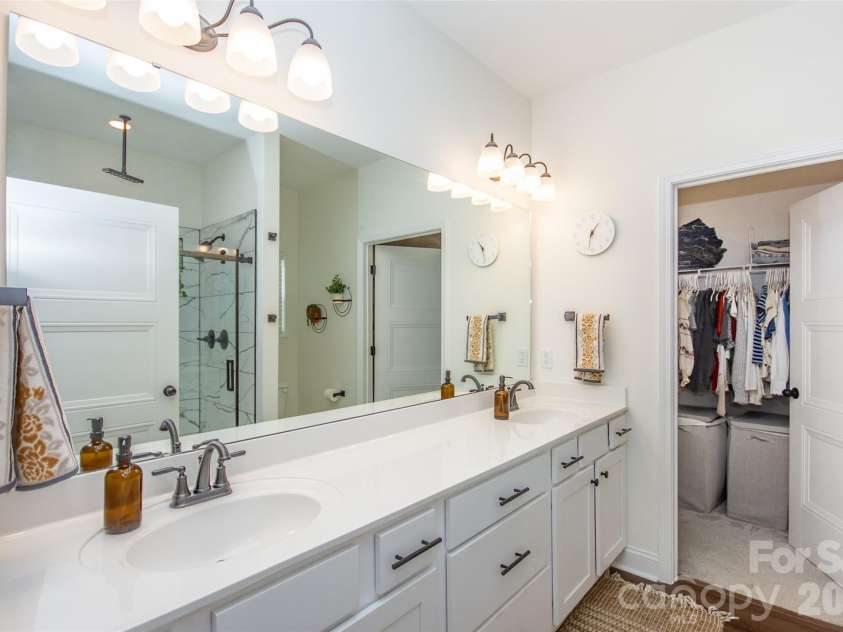 1686 Friendship Road, Statesville, NC 28625.  MLS# CAR4366086, YatesRealty ID 18969. 
