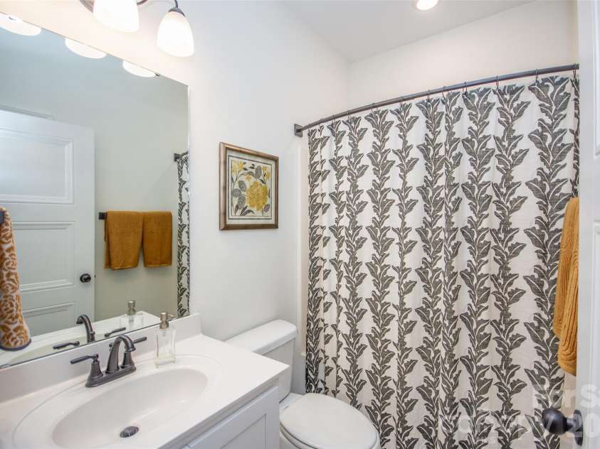 1686 Friendship Road, Statesville, NC 28625.  MLS# CAR4366086, YatesRealty ID 18969. 