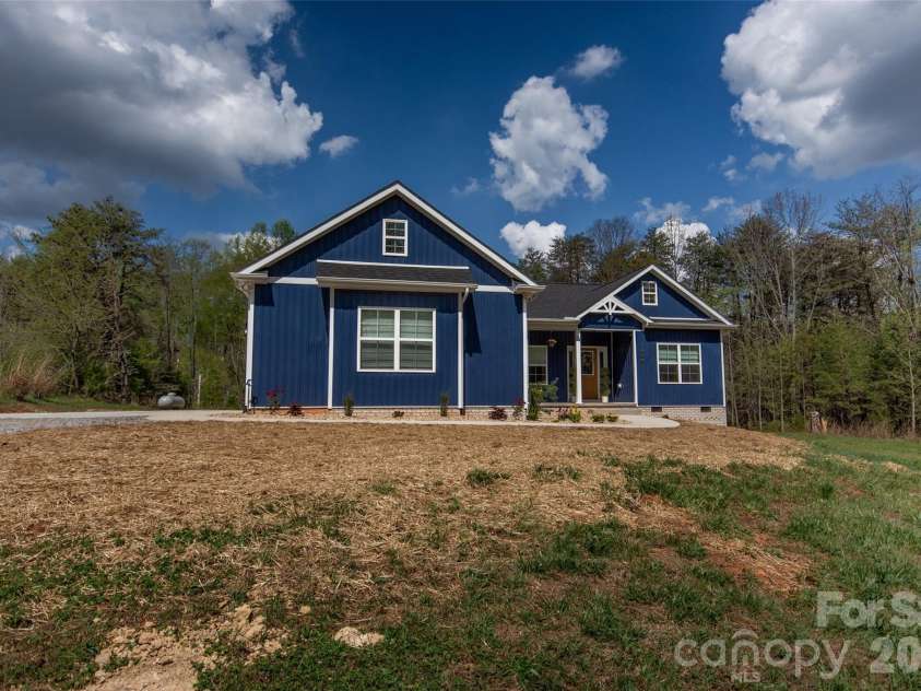 1686 Friendship Road, Statesville, NC 28625.  MLS# CAR4366086, YatesRealty ID 18969. 