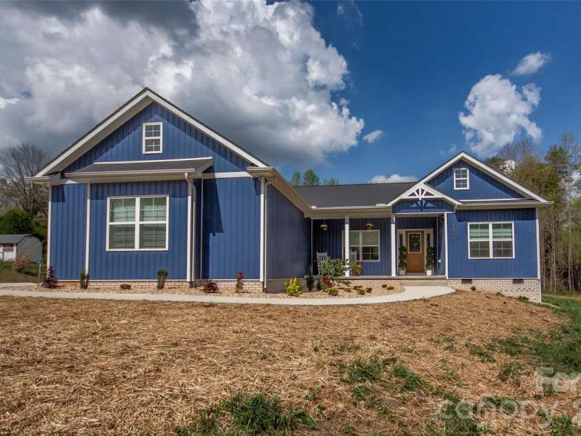 1686 Friendship Road, Statesville, NC 28625.  MLS# CAR4366086, YatesRealty ID 18969. 