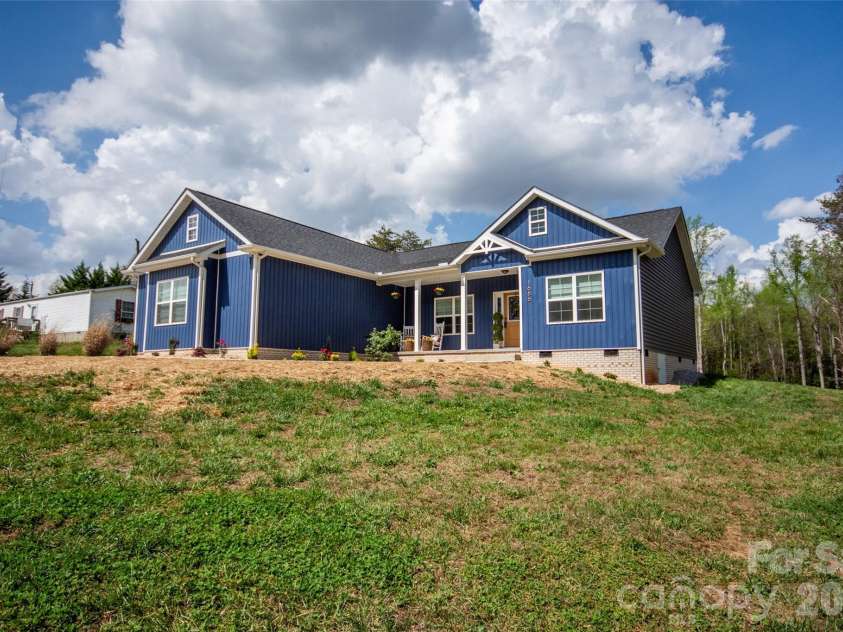 1686 Friendship Road, Statesville, NC 28625.  MLS# CAR4366086, YatesRealty ID 18969. 