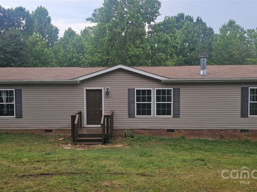 6220 Dekalb Drive, Connelly Springs, NC 28612.  MLS# CAR4269004, YatesRealty ID 18969. 