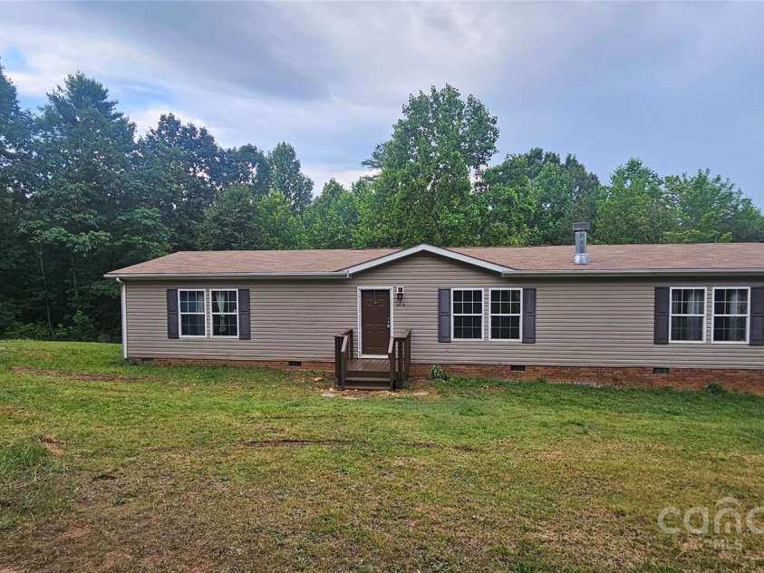 6220 Dekalb Drive, Connelly Springs, NC 28612.  MLS# CAR4269004, YatesRealty ID 18969. 
