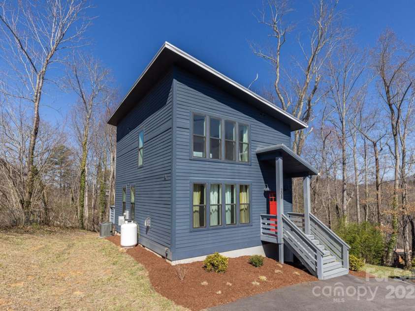 208 Ashby Cottage Lane, Woodfin, NC 28804.  MLS# CAR4233079, YatesRealty ID 1897. 