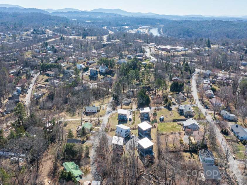 208 Ashby Cottage Lane, Woodfin, NC 28804.  MLS# CAR4233079, YatesRealty ID 1897. 