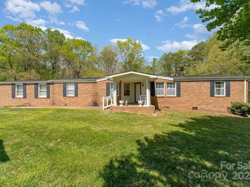 5013 Friendship Circle Road, East Bend, NC 27018.  MLS# CAR4253908, YatesRealty ID 1897. 