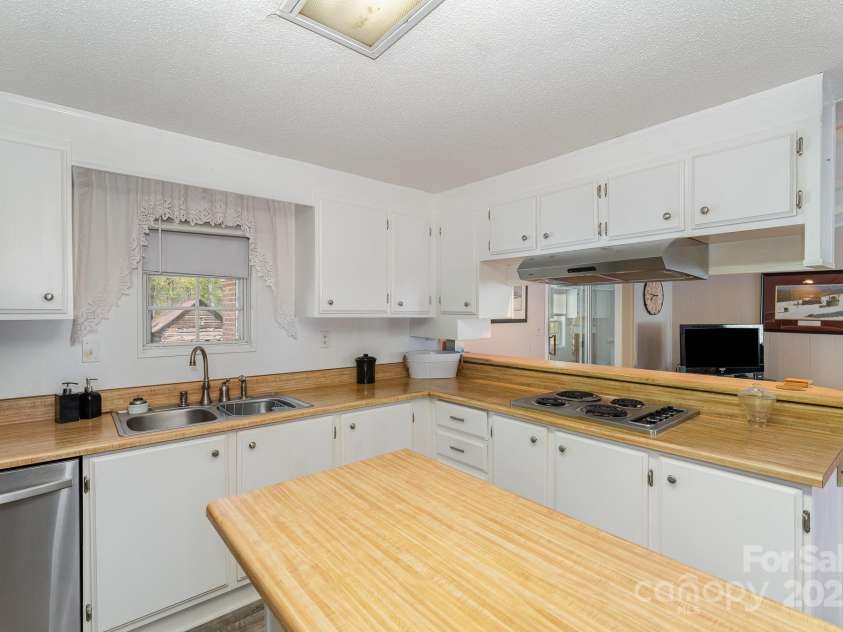 5013 Friendship Circle Road, East Bend, NC 27018.  MLS# CAR4253908, YatesRealty ID 1897. 