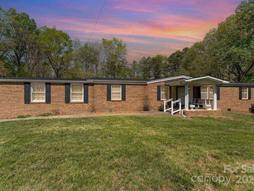 5013 Friendship Circle Road, East Bend, NC 27018.  MLS# CAR4253908, YatesRealty ID 1897. 