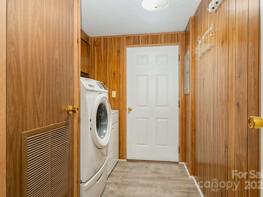 5013 Friendship Circle Road, East Bend, NC 27018.  MLS# CAR4253908, YatesRealty ID 1897. 