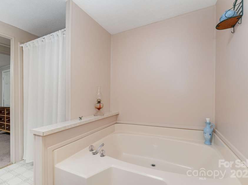5013 Friendship Circle Road, East Bend, NC 27018.  MLS# CAR4253908, YatesRealty ID 1897. 