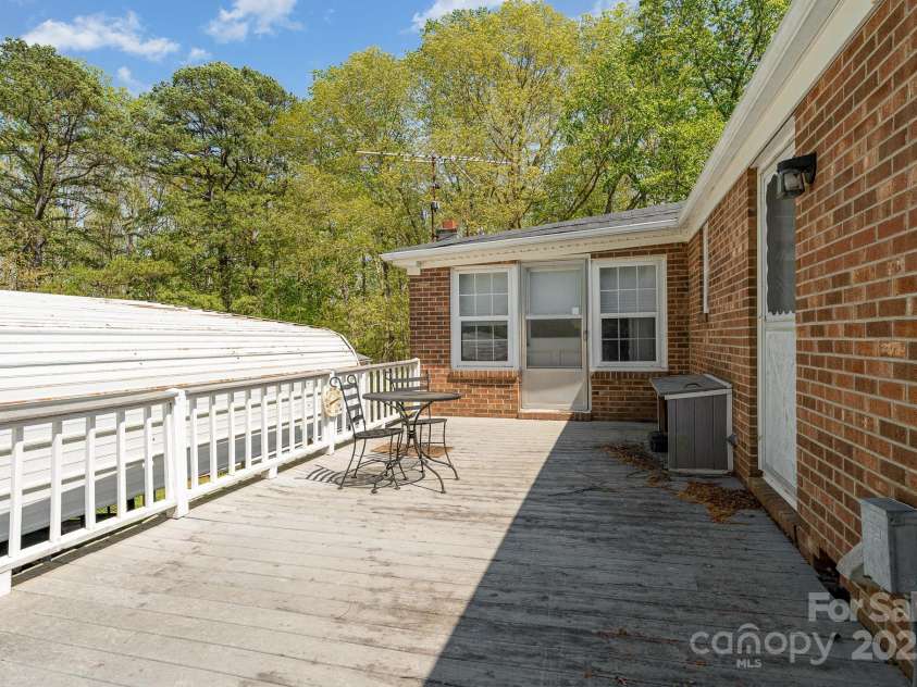 5013 Friendship Circle Road, East Bend, NC 27018.  MLS# CAR4253908, YatesRealty ID 1897. 