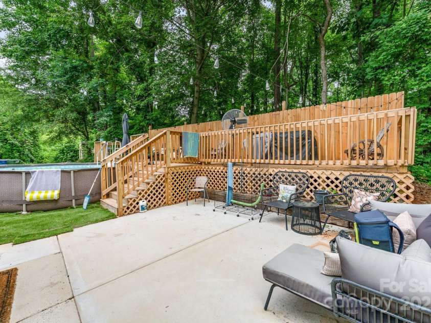 107 Oakland Road, Belmont, NC 28012.  MLS# CAR4260243, YatesRealty ID 18970. 