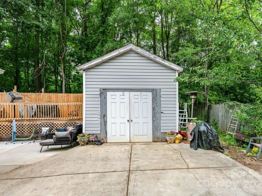 107 Oakland Road, Belmont, NC 28012.  MLS# CAR4260243, YatesRealty ID 18970. 