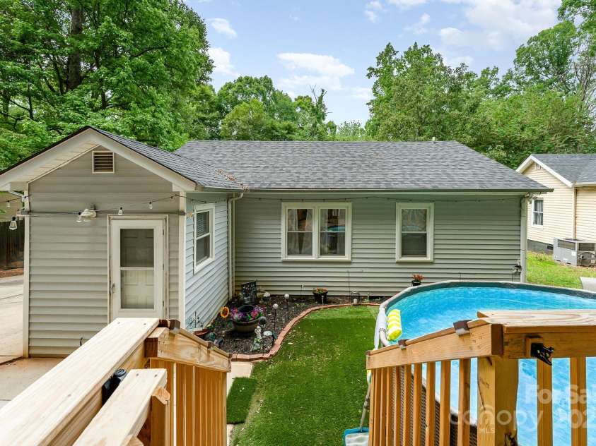 107 Oakland Road, Belmont, NC 28012.  MLS# CAR4260243, YatesRealty ID 18970. 