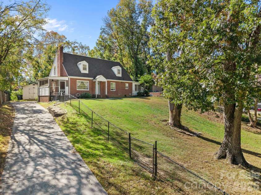 151 Corriher Avenue, Salisbury, NC 28144.  MLS# CAR4314788, YatesRealty ID 18970. 