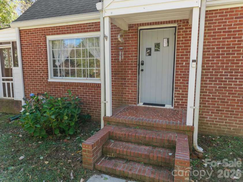 151 Corriher Avenue, Salisbury, NC 28144.  MLS# CAR4314788, YatesRealty ID 18970. 