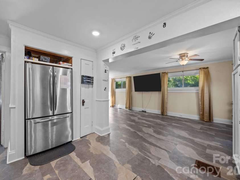 151 Corriher Avenue, Salisbury, NC 28144.  MLS# CAR4314788, YatesRealty ID 18970. 