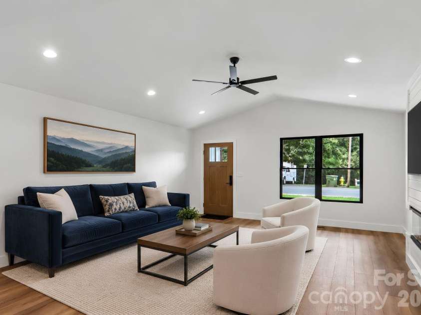 124 Main Street, Mars Hill, NC 28754.  MLS# CAR4375726, YatesRealty ID 18973. Virtually Staged