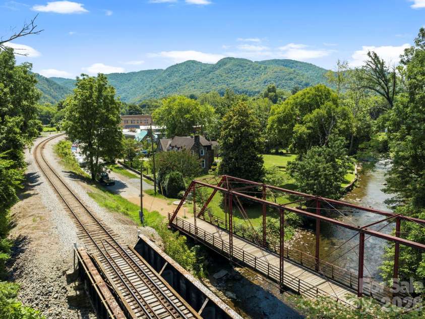 140 Main Street, Mars Hill, NC 28754.  MLS# CAR4375742, YatesRealty ID 18974. Hot Springs