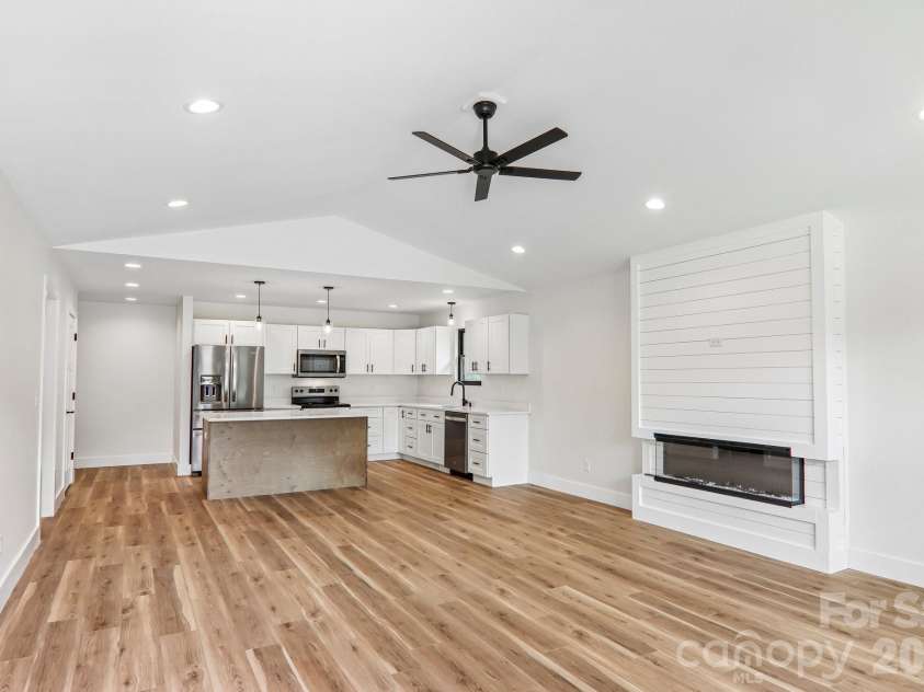 140 Main Street, Mars Hill, NC 28754.  MLS# CAR4375742, YatesRealty ID 18974. Living room