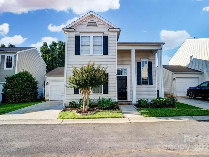 8605 Sawleaf Court, Charlotte, NC 28215.  MLS# CAR4263446, YatesRealty ID 18975. 