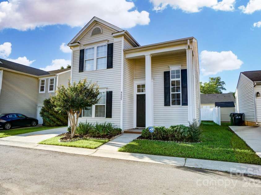 8605 Sawleaf Court, Charlotte, NC 28215.  MLS# CAR4263446, YatesRealty ID 18975. 