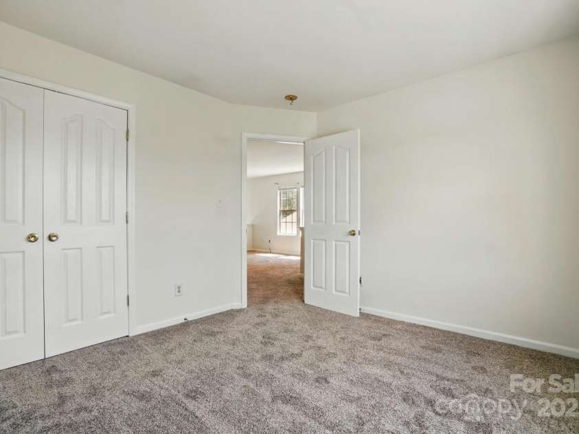 8605 Sawleaf Court, Charlotte, NC 28215.  MLS# CAR4263446, YatesRealty ID 18975. 